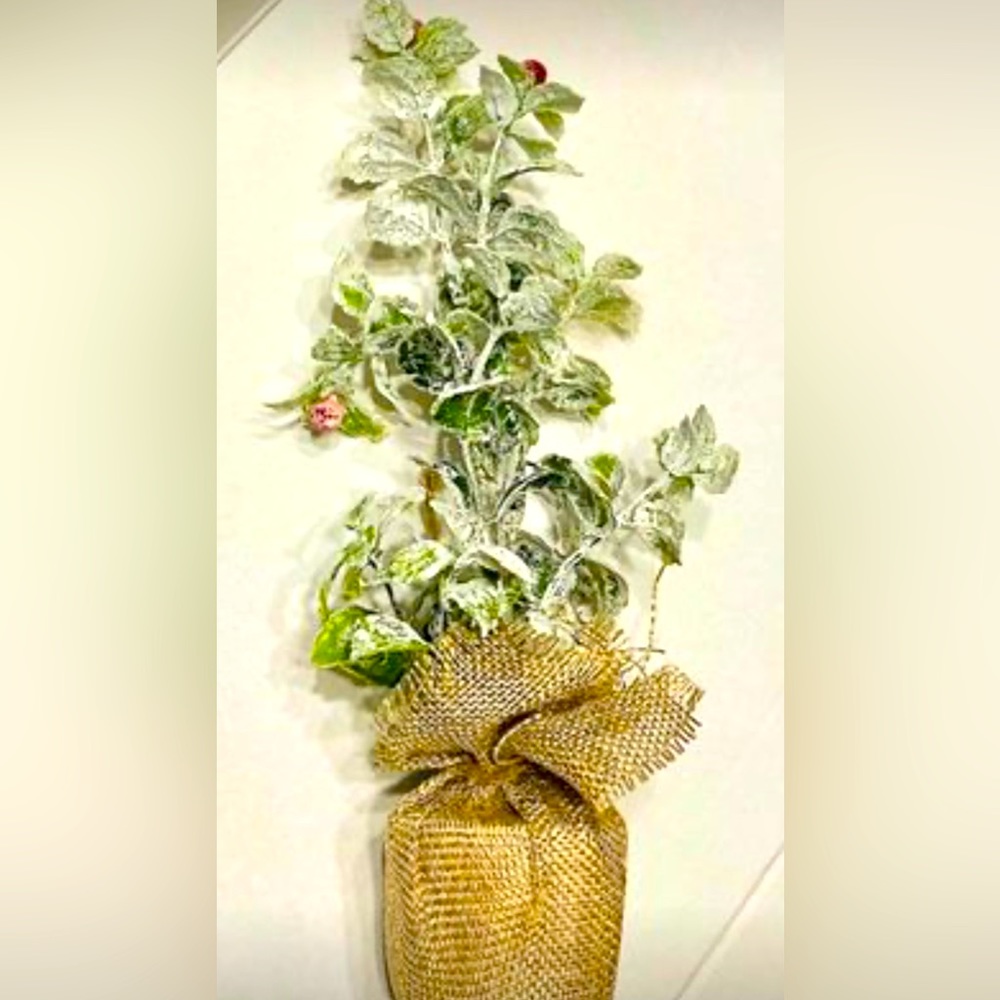 *Frosty Leaves Mini Artificial Tree 10”